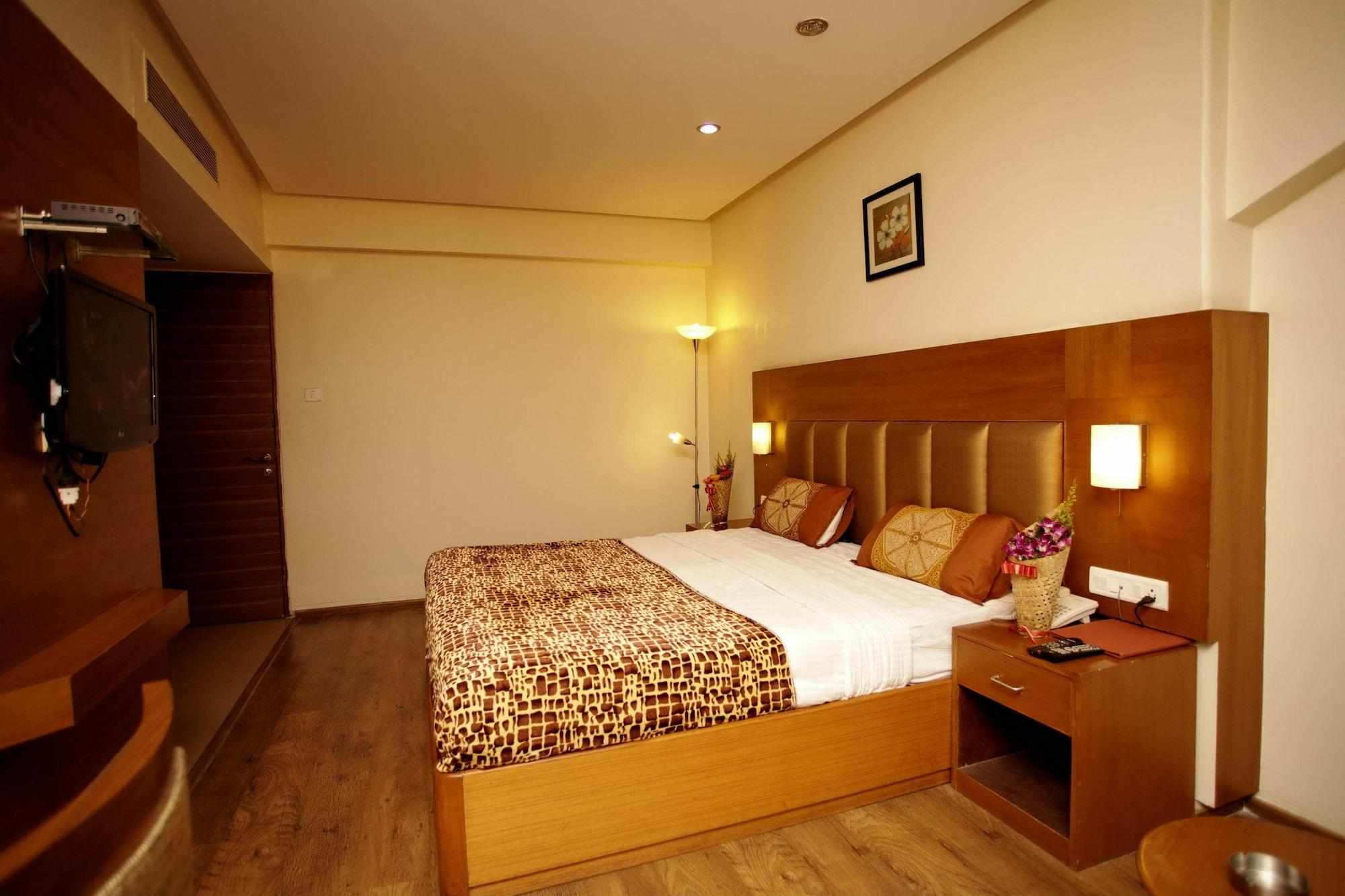The Caliph Hotel, Mumbai Near Powai Lake Exterior photo