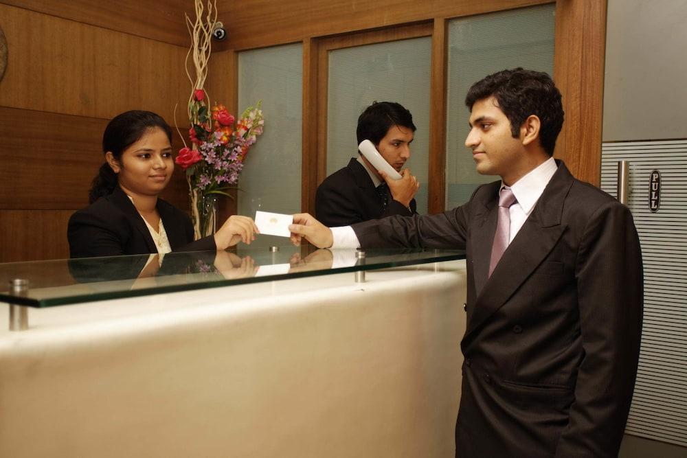 The Caliph Hotel, Mumbai Near Powai Lake Exterior photo
