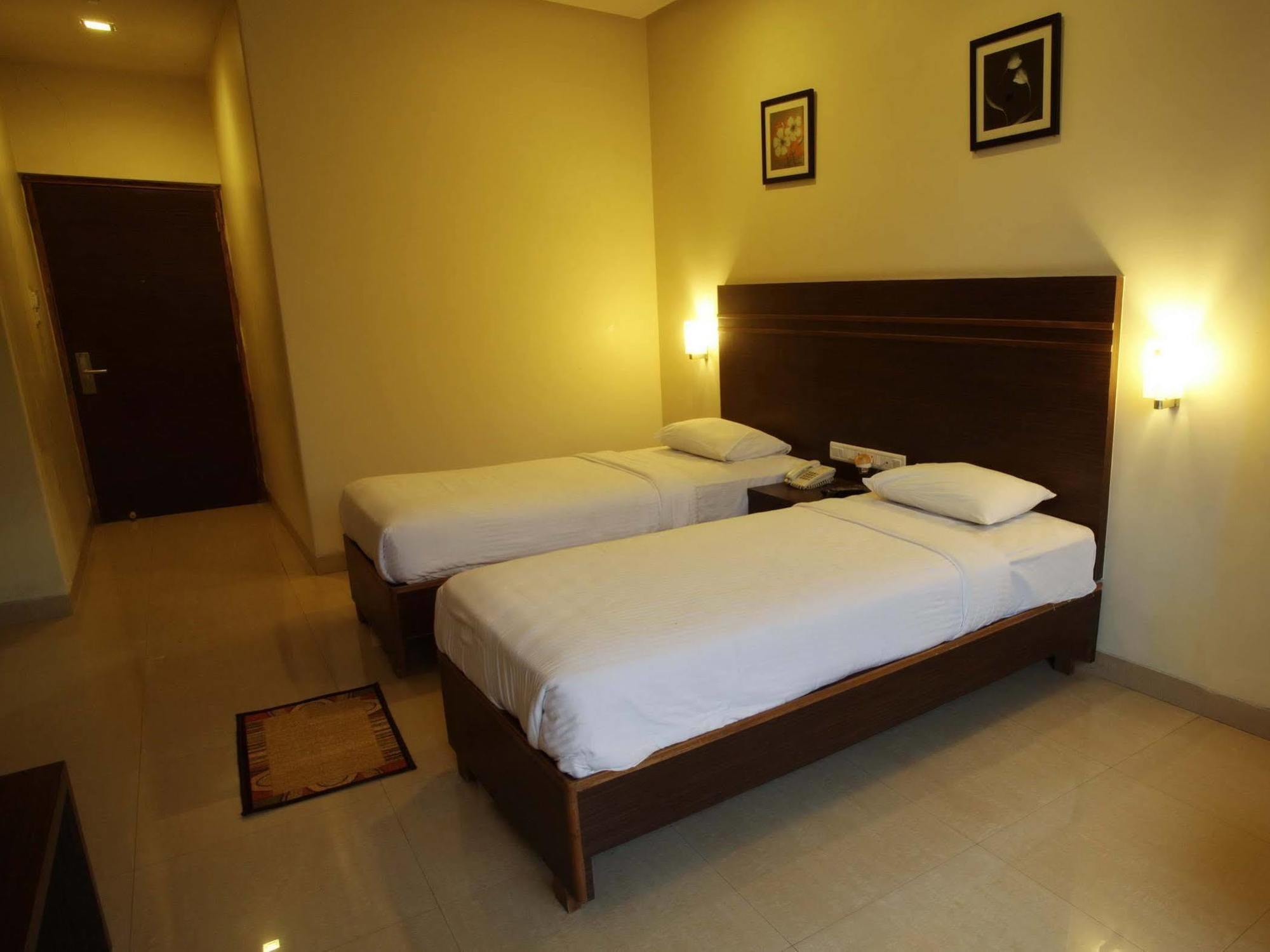 The Caliph Hotel, Mumbai Near Powai Lake Exterior photo